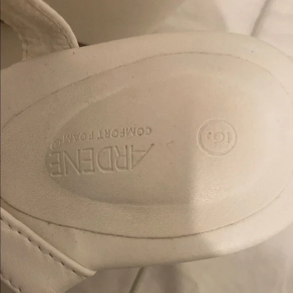 Elegant White Wedge Sandals - Picture 2 of 2